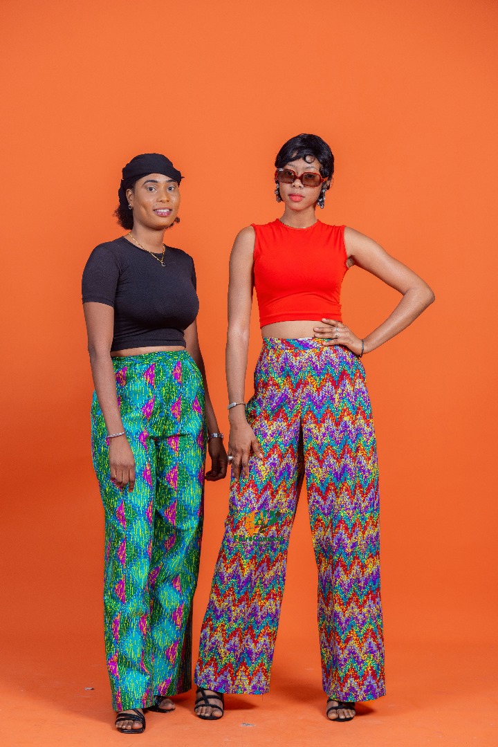 PANTALON BAS LARGE AVEC HAUT