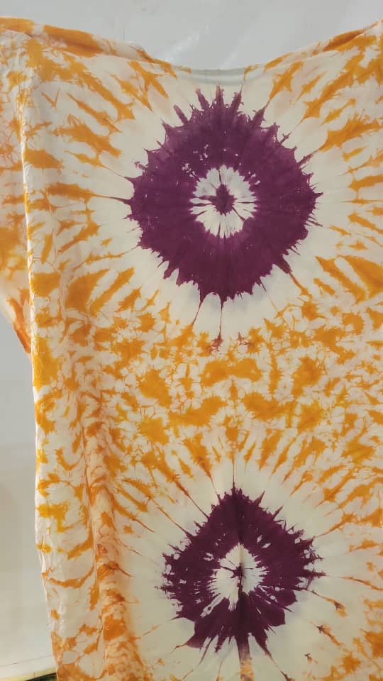 Robe basique art teinté à la main